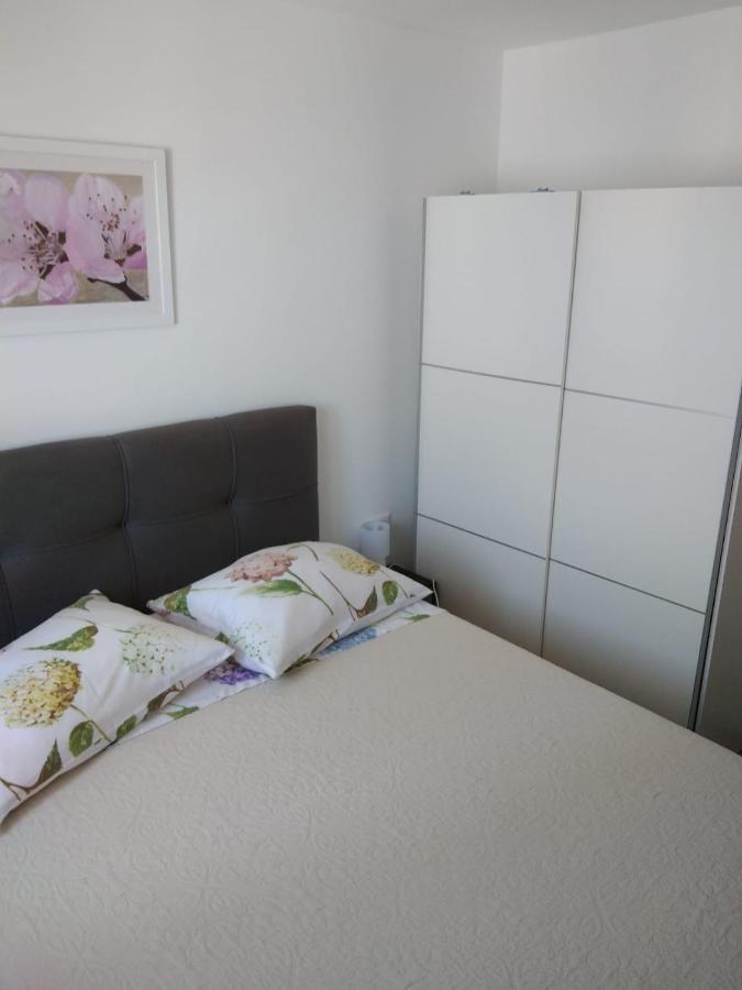 Nina Apartment Split Luaran gambar