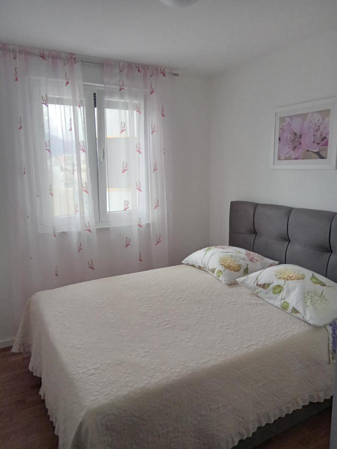 Nina Apartment Split Luaran gambar